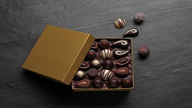 box-of-chocolates-2024-08-ebc8a1f516c050d875254e198e9fa14f Karva Chauth 2025: Gift idea for wives and husbands