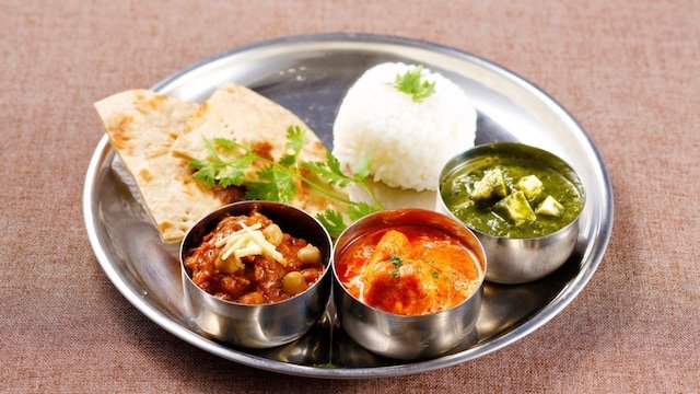 karwa-chauth-2025-healthy-meal-2025-10-5a74742349efb0d1ae1832ab6f4735b3 Karva Chauth 2025: Fasting Tips required to stay active throughout the day