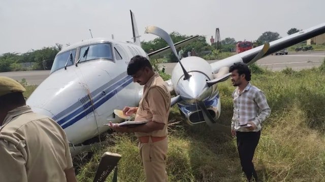 ritesh-untitled-design-1280-by-720-pixels-27-2025-10-07d01d0f7fc33f79361146152dd8d23a Private jet crashes after takeoff in UP's Farrukhabad; No casualties reported. Watch