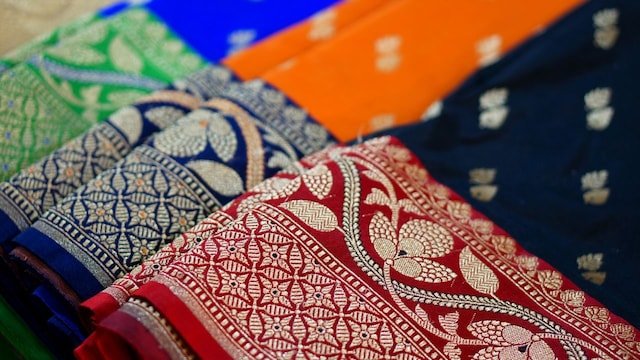 saree-2025-10-9ea67e67dd7a3d54b211da2924b31021 Karva Chauth 2025: Gift idea for wives and husbands